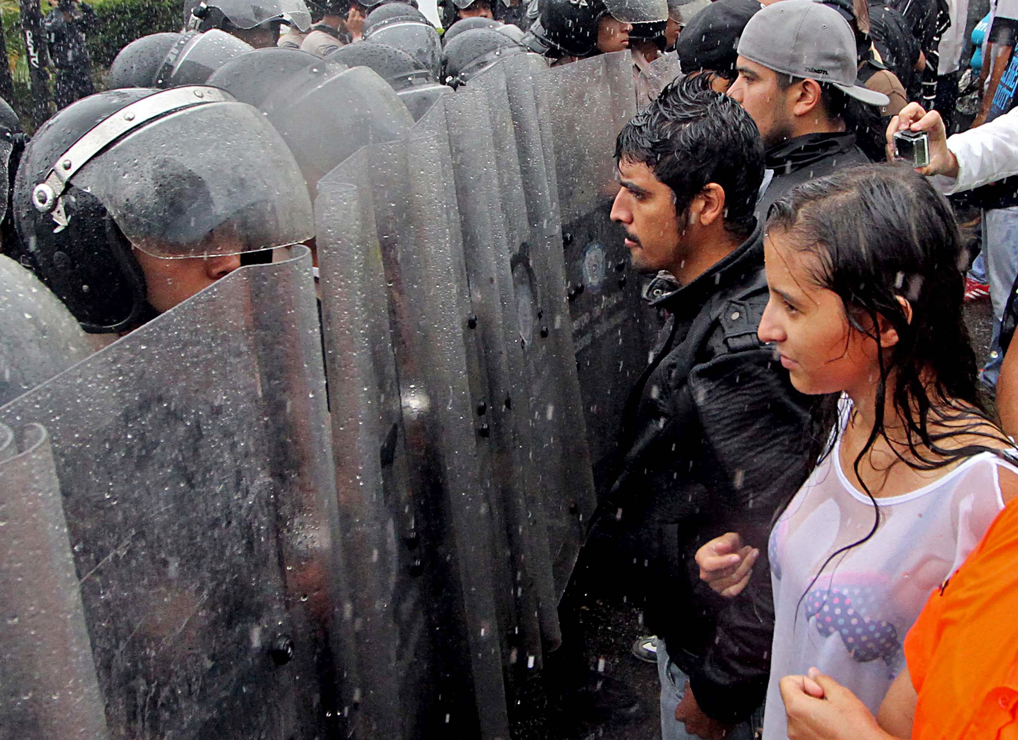 VENEZUELA: RESPETO A DERECHOS HUMANOS EN EL MARCO DE CRISIS INSTITUCIONAL