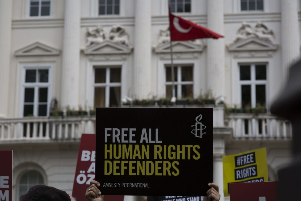 Frená el ataque de Erdogan contra los derechos humanos