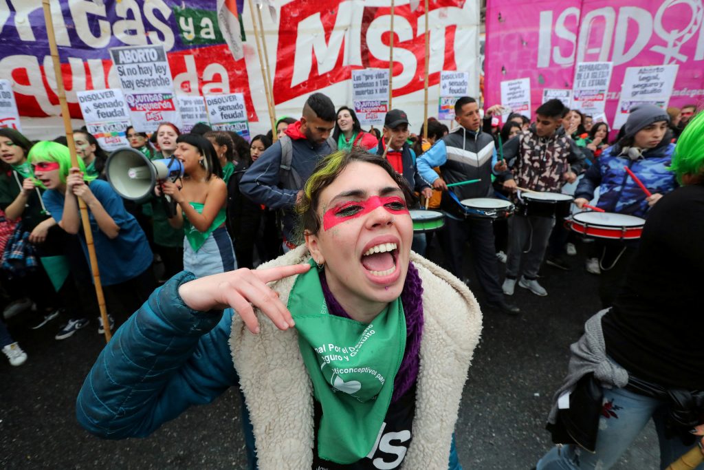 Abortion rights activists gather as lawmakers are expected to vote on a bill legalizing abortion, in Buenos Aires, Argentina August 8, 2018. REUTERS/Marcos Brindicci      TPX IMAGES OF THE DAY - RC171F46A320