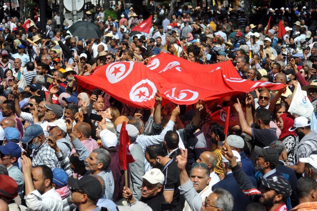 Túnez: figuras de la oposición encarceladas, en huelga de hambre