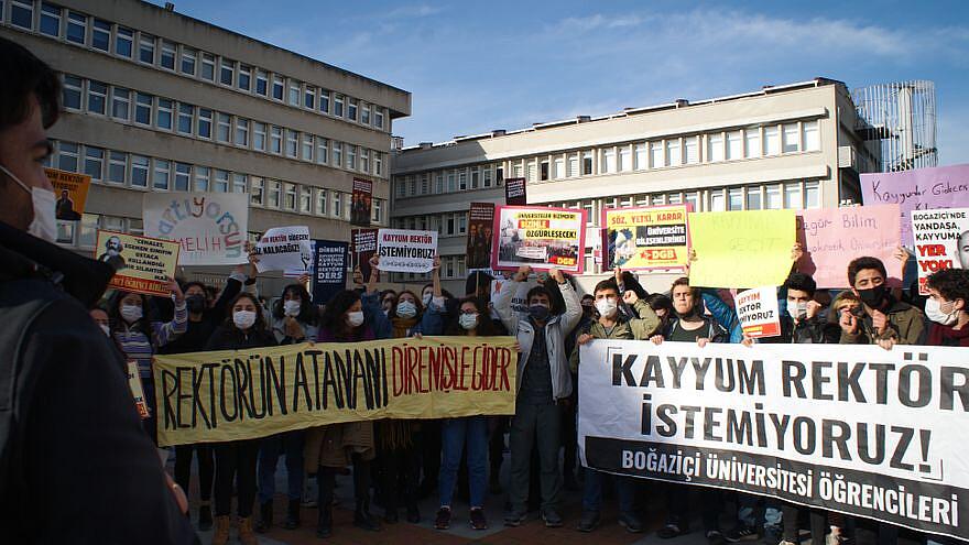 Turquía: abran por completo la plaza Galatasaray